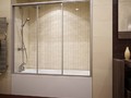Стеклянная шторка в ванную